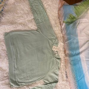 NWT sweat shirt 👚